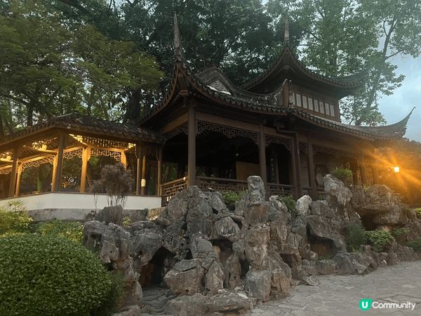 九龍寨城公園，極度還原舊時九龍城寨面貌，係全體香港人嘅集體回...