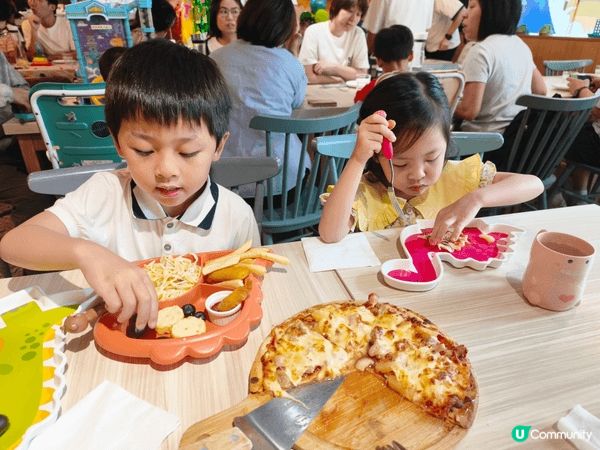 上面係一間叫為食龍餐廳，係一間親子餐廳。野食出奇地好味，入面...