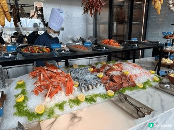 諗唔到食乜就可以嚟食自助餐，唔使選擇，想食乜就揀乜，小朋友先...