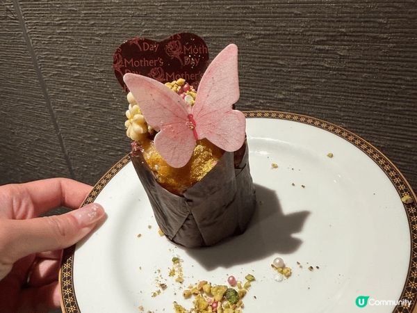 今年母親節周末享用親子自助午餐，體驗十分難忘。餐廳空間不算寬...