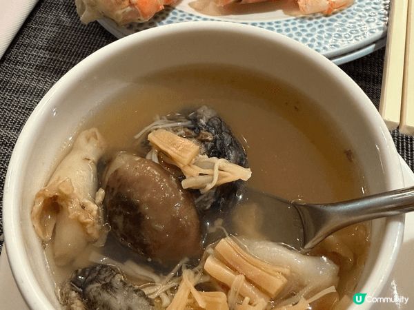 今年母親節周末享用親子自助午餐，體驗十分難忘。餐廳空間不算寬...