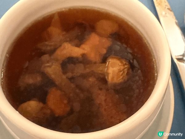 今次去咗尖沙咀朗廷酒店食自助餐，食物款式都一般，味道尚可，甜...