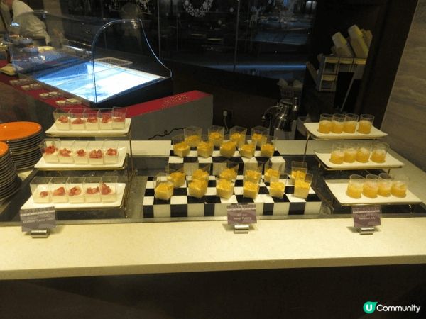 九龍東皇冠假日酒店♡星幕Cielo♡，坐擁無敵景觀，餐廳坐落...