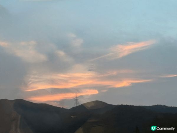 某天旅遊遠望日落黃昏的景色，時間除即流逝太陽下山，放鬆一下心...