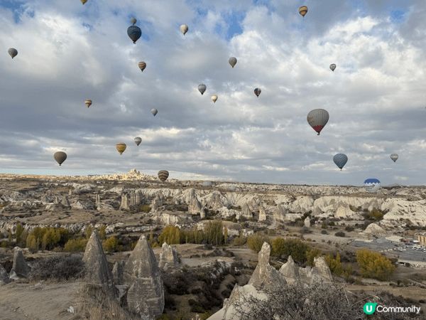 土耳其旅遊，有很多美景，在高空氣球上欣賞美景，或在地面看上空...