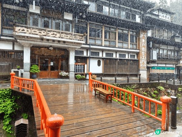 上述兩張照片喺係宮城縣的銀山溫泉，而是日本一套卡通片拍攝的電...