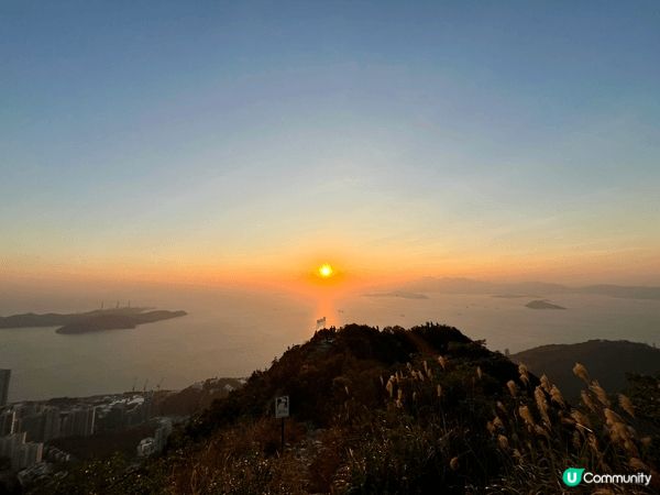 從太平山頂起步，穿過盧吉道林蔭，約半小時腳程便能抵達這座位於...