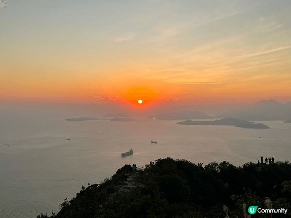從太平山頂起步，穿過盧吉道林蔭，約半小時腳程便能抵達這座位於...