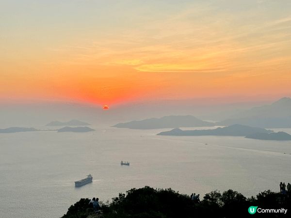 從太平山頂起步，穿過盧吉道林蔭，約半小時腳程便能抵達這座位於...