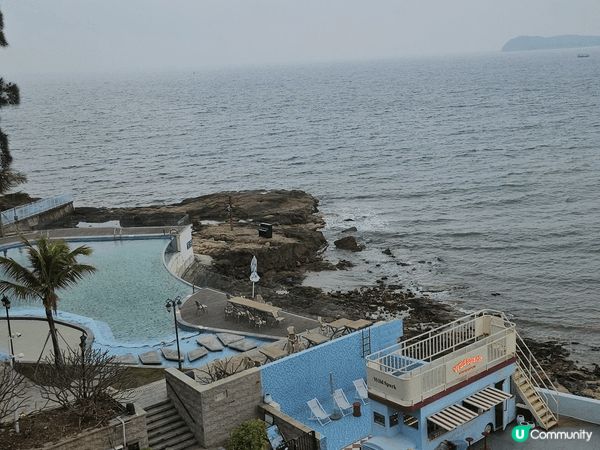 深圳雲海天使灣位於大鵬半島，以其沙灘及臨崖膠囊小火車聞名。小...