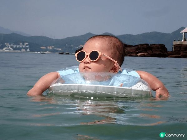 Mustela 太陽眼鏡可以有效遮擋太陽光，更有眼鏡帶固定好...