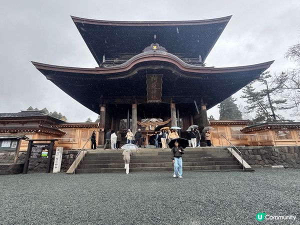 去咗阿蘇神社，但比較可惜嗰日落大雨，想影相都比較狼狽，而且天...