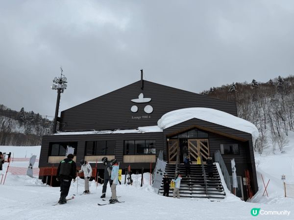 今年三月去了札幌滑雪場，三月份還有細細飄雪，滑雪場的雪還好軟...