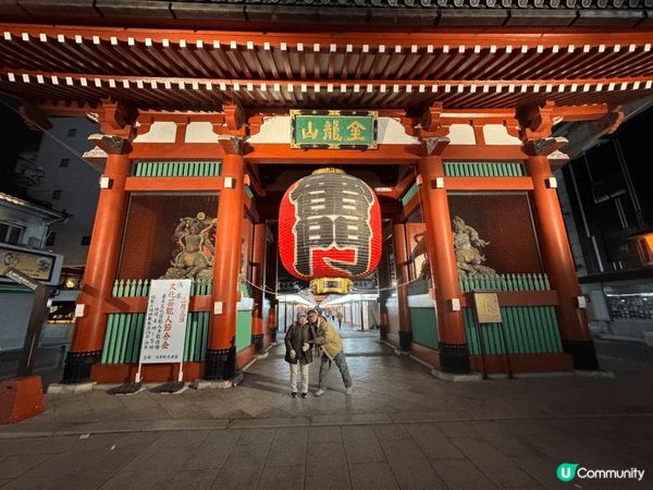 深夜的淺草雷門市，燈還是亮着，但已經沒有這麼多人打卡好的時間...