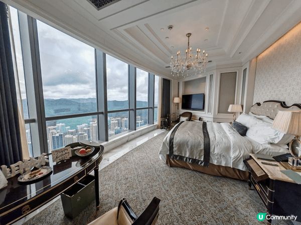 珠海瑞吉酒店$1500一晚，如果用A E卡book仲有$10...