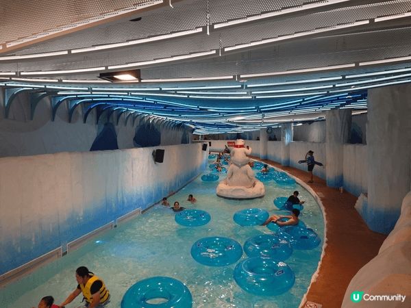 第一次帶Asher到海洋公園水上樂園，水上樂園只有最刺激的幾...