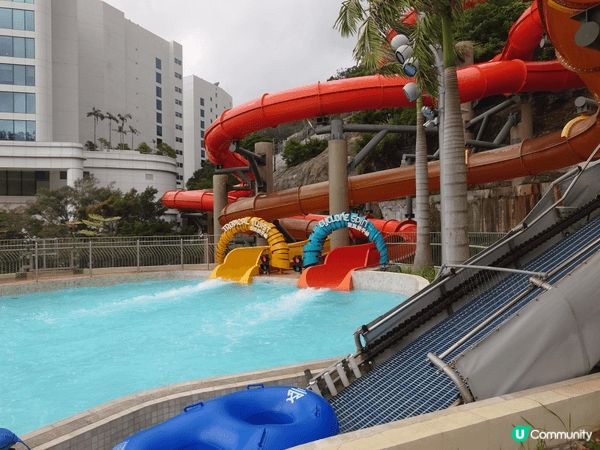 第一次帶Asher到海洋公園水上樂園，水上樂園只有最刺激的幾...