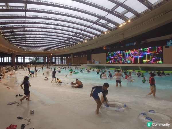 第一次帶Asher到海洋公園水上樂園，水上樂園只有最刺激的幾...