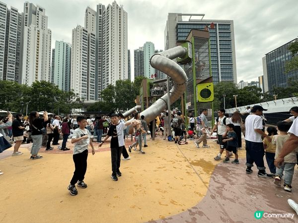 深水埗公園必玩，夏天咁熱又唔想帶小朋友去游泳池，因為一打二睇...