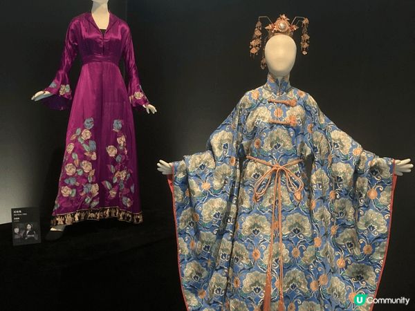博物館除了有蒙羅麗莎的展出外，還有兩個展覽與椅子以及香港電影...