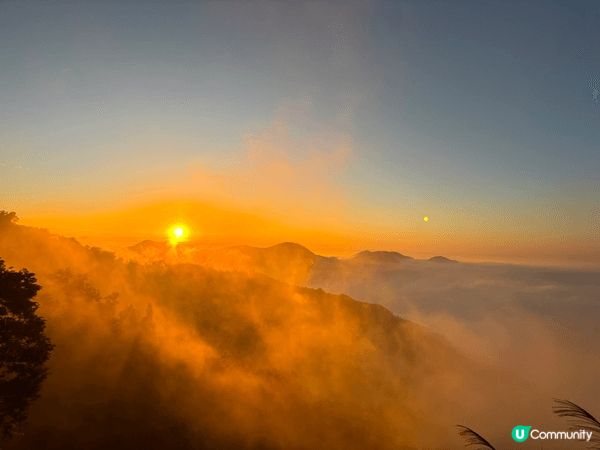 台中阿里山出名的晨早的日出，但太辛苦了，相反去看日落都相信不...