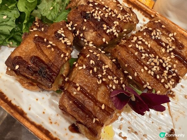 6月香港日式放題有新鮮即開榴槤，好甜軟，加上刺身成盤，三五知...