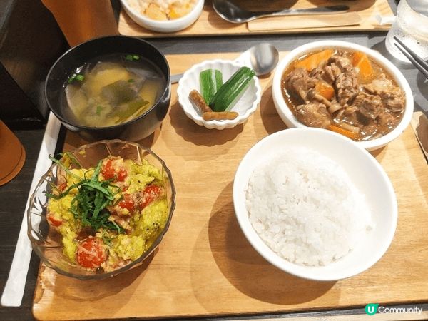 黃埔人氣小店米気午市定食，必食紅酒汁煮牛肋條！成個套餐約$7...
