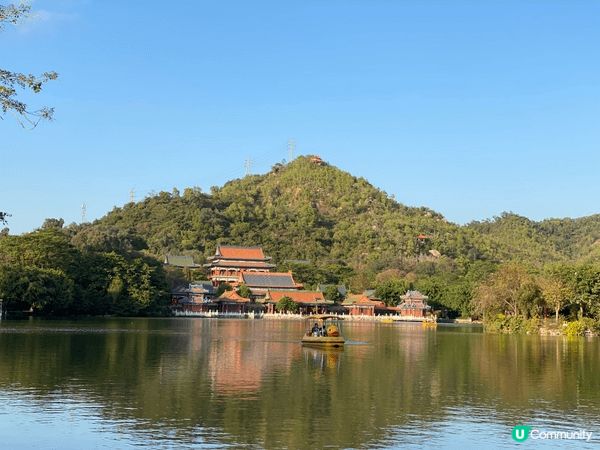 很喜歡珠海金台寺山水古韻，經常北上遊寺放空。如可獲海洋公園水...