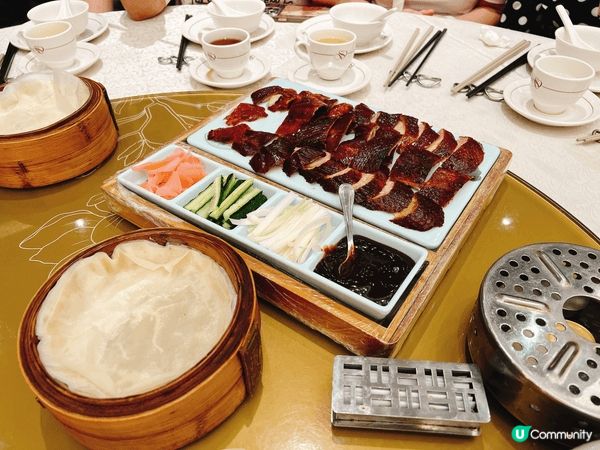 尖沙咀the one酒樓，推介啫生蠔+片皮鴨+咕嚕肉，都好好...
