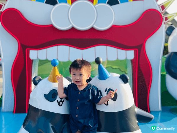海洋公園之所以能成為香港歷久不衰且極具人氣的「打卡熱點」，是...