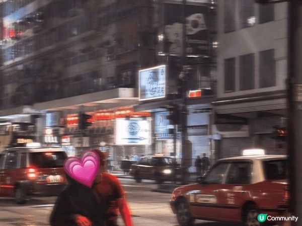 第一張是在香港水上樂園,第二張是在長洲,第三張是在旺角街道