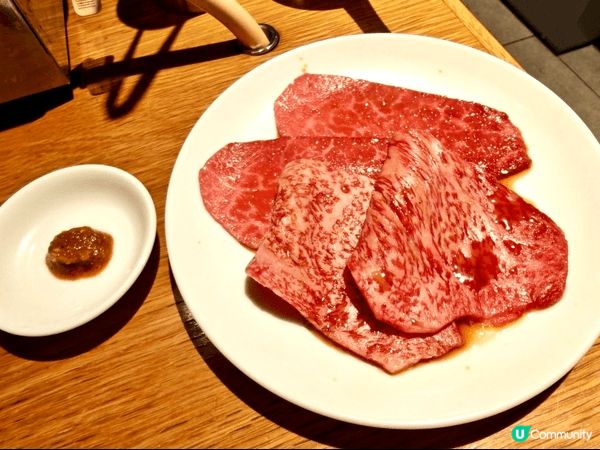 呢間位於日本涉谷嘅燒肉店：本格焼肉 ビーフキッチン，主打黑毛...