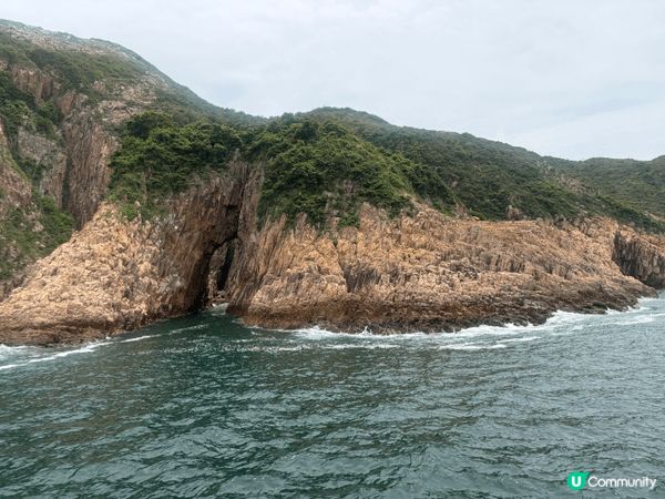 西貢東部的滘西灣與鄰近的吊鐘洲。這片海域除了以吊鐘洲著名的「...