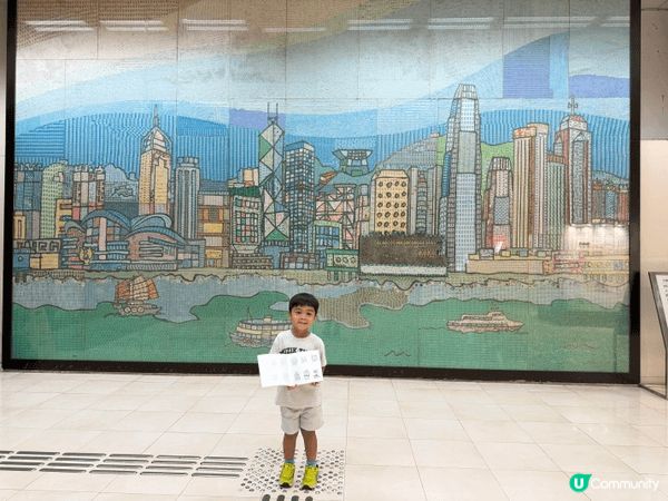 呢度係位於中環嘅香港郵政總局，將會喺不久嘅時間就會拆除喇。。...