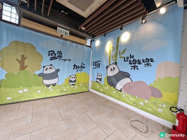 剛踏入暑假，去左海洋公園玩，場內超多人，一家大細由朝玩到黑，...