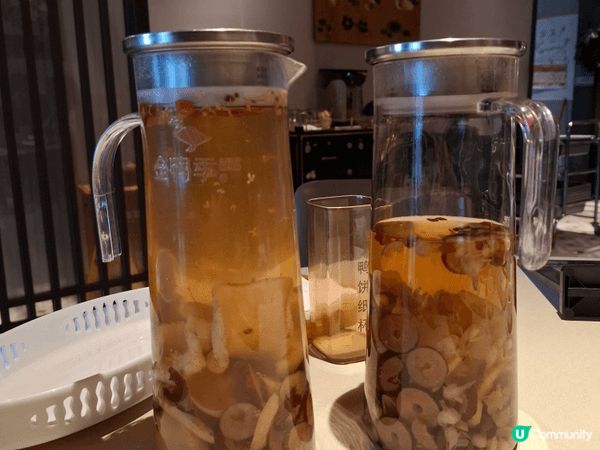 第一次去金鴨季（深業上城店）用餐，4人共享雙人餐再加菜。