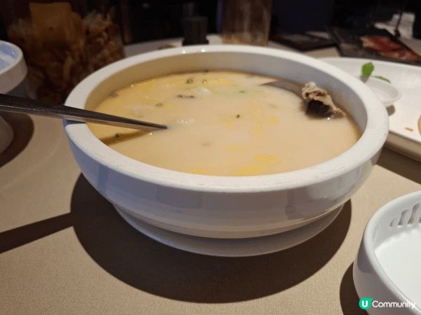第一次去金鴨季（深業上城店）用餐，4人共享雙人餐再加菜。