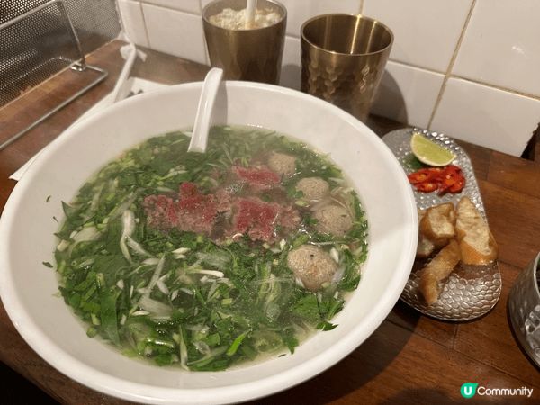 越發地道河內料理真係超級好食 河粉正宗越南味道 而且椰子咖啡...