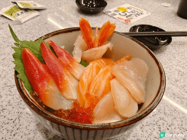 去左一間不過不失的日本餐廳。位於荃新天地一門町市場內的点壽司...