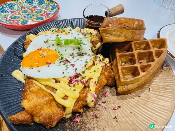 這是一頓在美式餐廳「JOE」享用的邪惡炸雞窩夫、烤雞翼及濃郁...