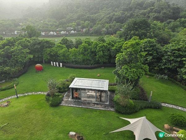 這間位於佛山南丹山景區旁的**「南山十二院度假酒店」**（即...