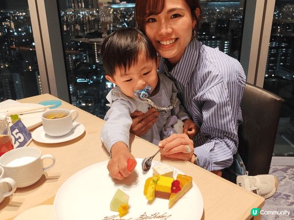 主要都是以玩樂為主題。地點包括香港及日本，都是以家庭為主要。...