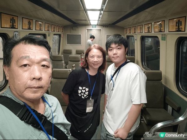 在港鐵站見展覽，參觀好多退役列車，了解港鐵歷史背景和以前的制...