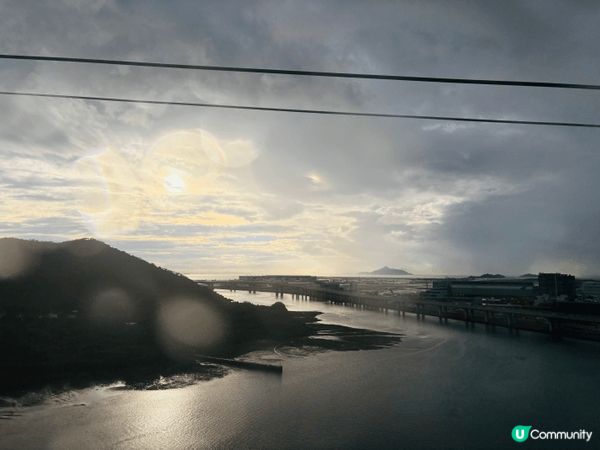 昂坪360纜車上的風景