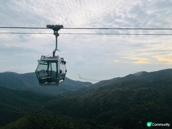 昂坪360纜車上的風景