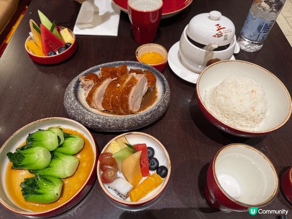 夏日炎炎熱到死同屋企人喺海港城間Cafe食午餐大家都冇乜胃口...