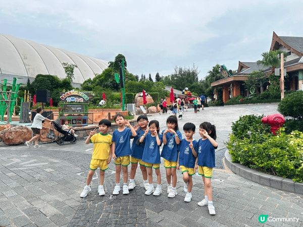 小朋友參加海馬同學時一齊去海洋公園玩