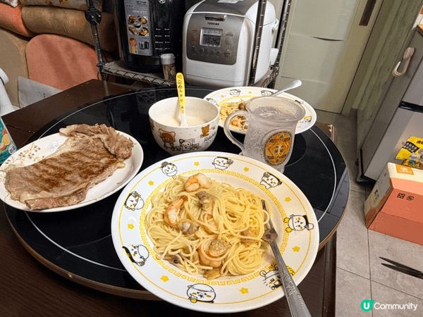 有同愛人一齊煮既愛心晚餐，有同朋友食既午餐，仲有同同事既lu...