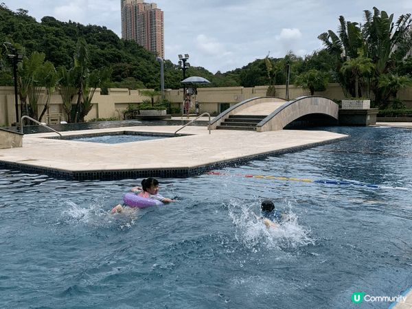 夏日炎炎又有好天氣一定係去玩水，不論會所游泳池還是淺水灣沙灘...