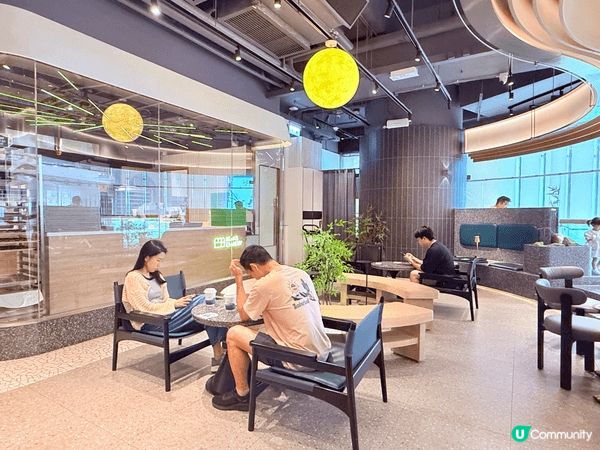 呢間Beans Bakery位於康城商場裏面，裝修新，環境舒...